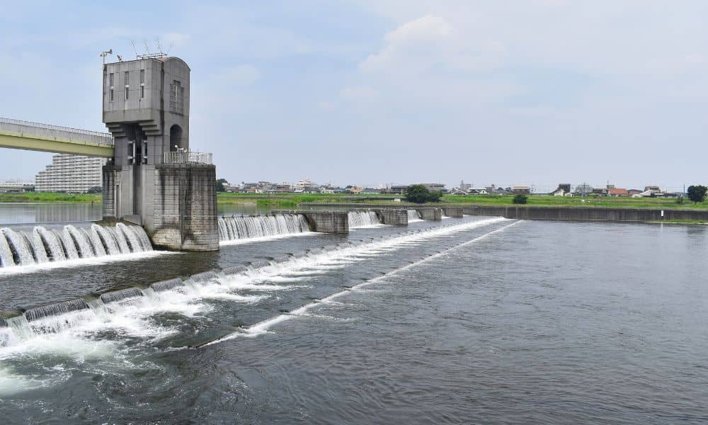 Sacramento weir flood control project showing river structure that impacts flood elevation certificate requirements